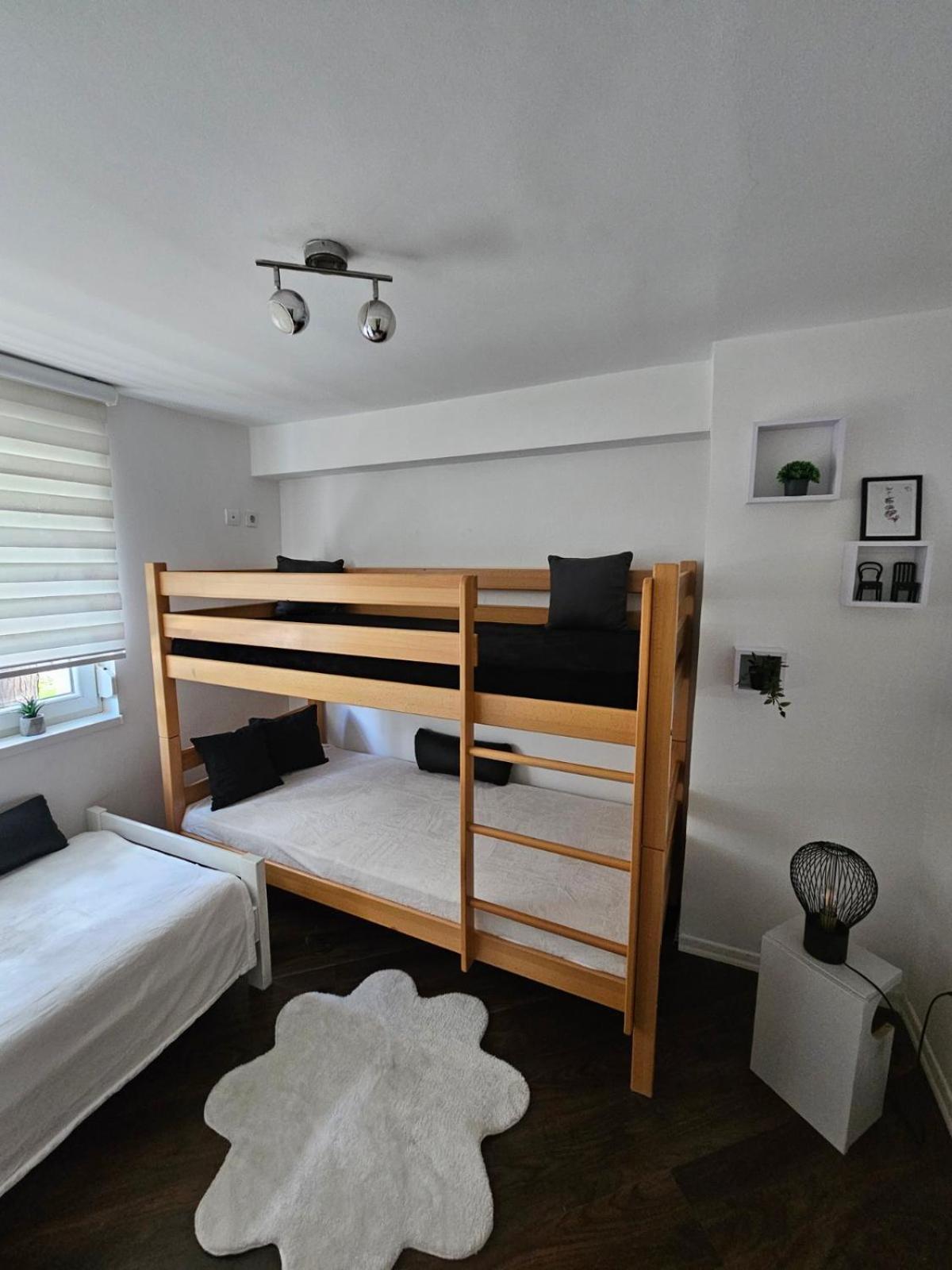 Apartman Daniela 塞拉耶佛 外观 照片